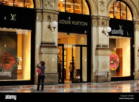 milan e louis vuitton|Louis Vuitton in Milan italy.